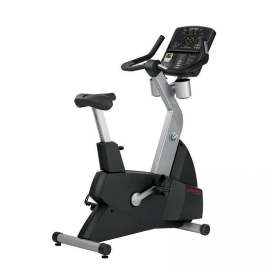 Life Fitness Integrity Series CLSC Upright Bike